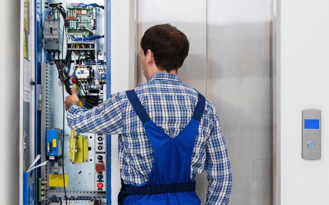Manutenção de elevador: veja 4 mitos e verdades sobre o tema